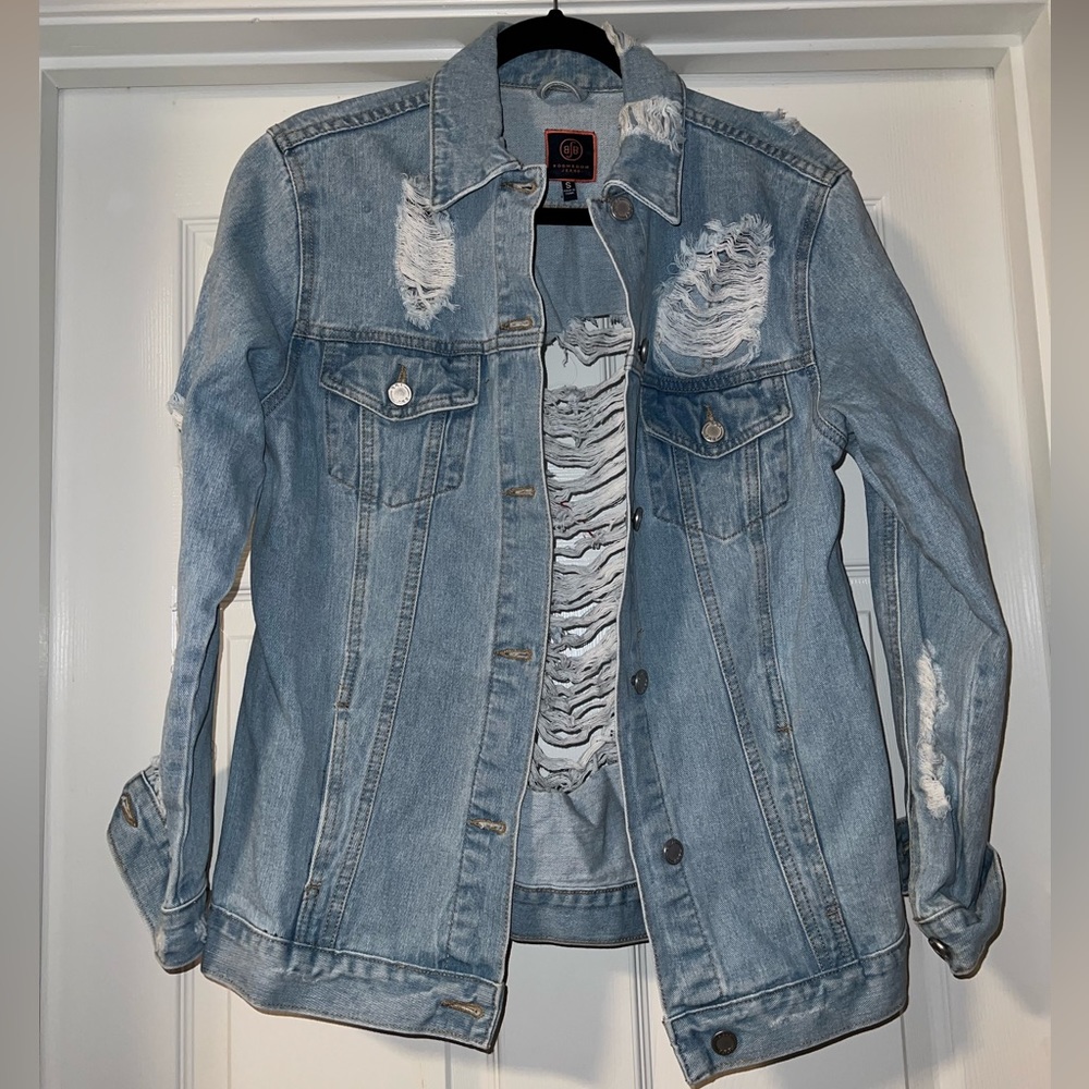 Distressed Jean Jacket Sz. S